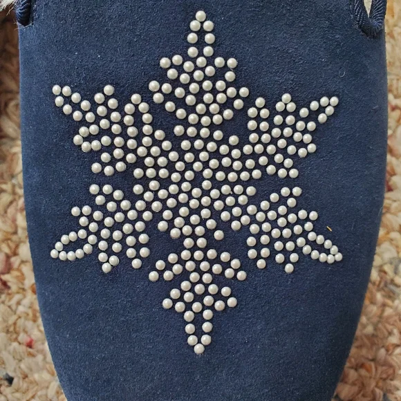 Talbots Fireside Suede Pearl Snowflake Memory Foam Slippers Size 8 Like New - Picture 8 of 11